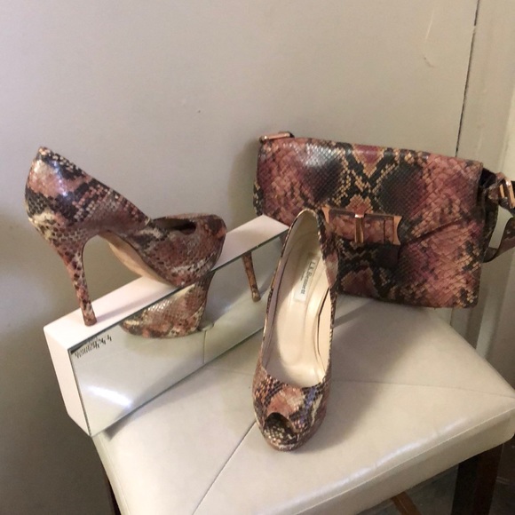 2 pairs Lk Bennett pumps 39&39.9 - Picture 2 of 15